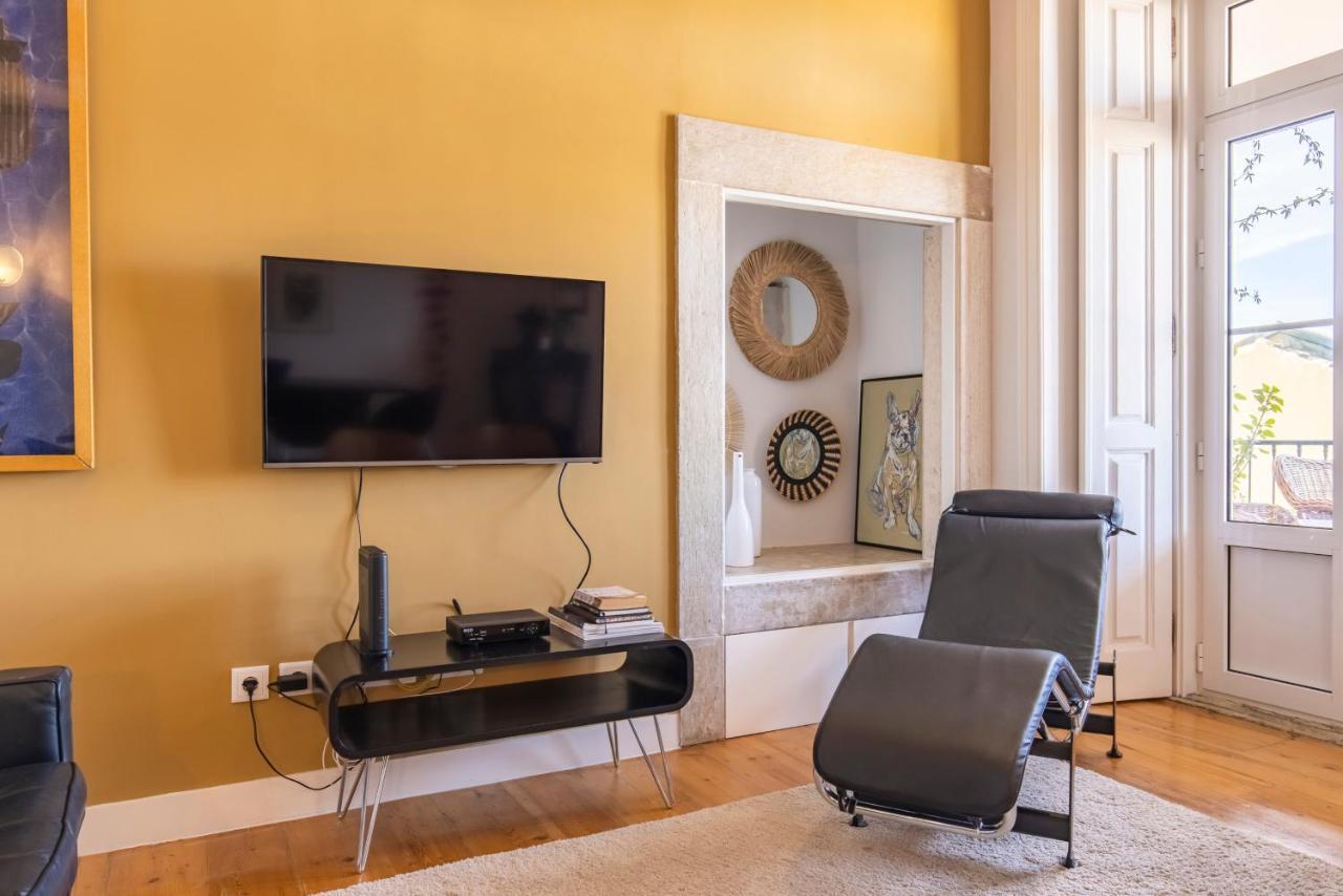 Castelo Design Aparment W/ Balcony & Super View By Lovelystay Lisbon Exterior photo